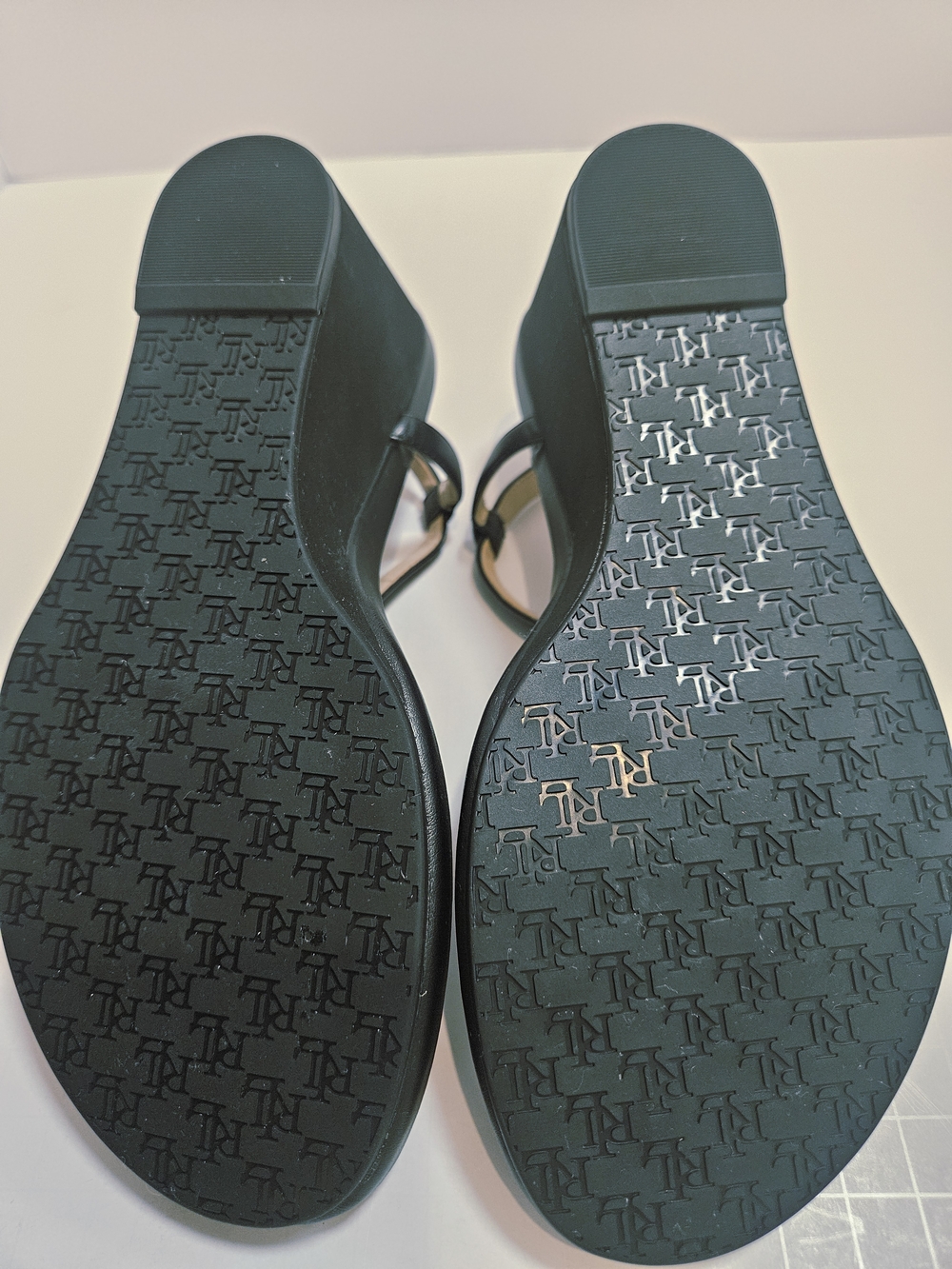 Lauren Ralph Lauren Jeannie Black Thong Wedge Sandals Shoes Women’s Size 8 New - Picture 16 of 16